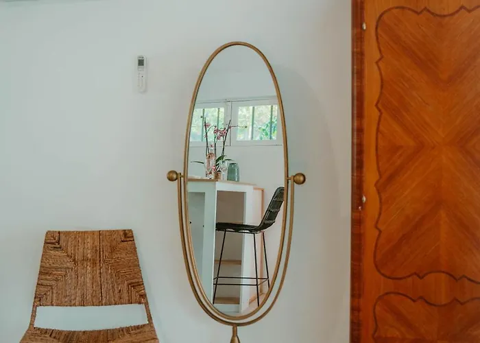 Havre Champetre En De Nîmes